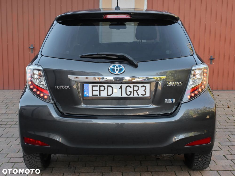 Toyota Yaris Hybrid 100 Dynamic - 15