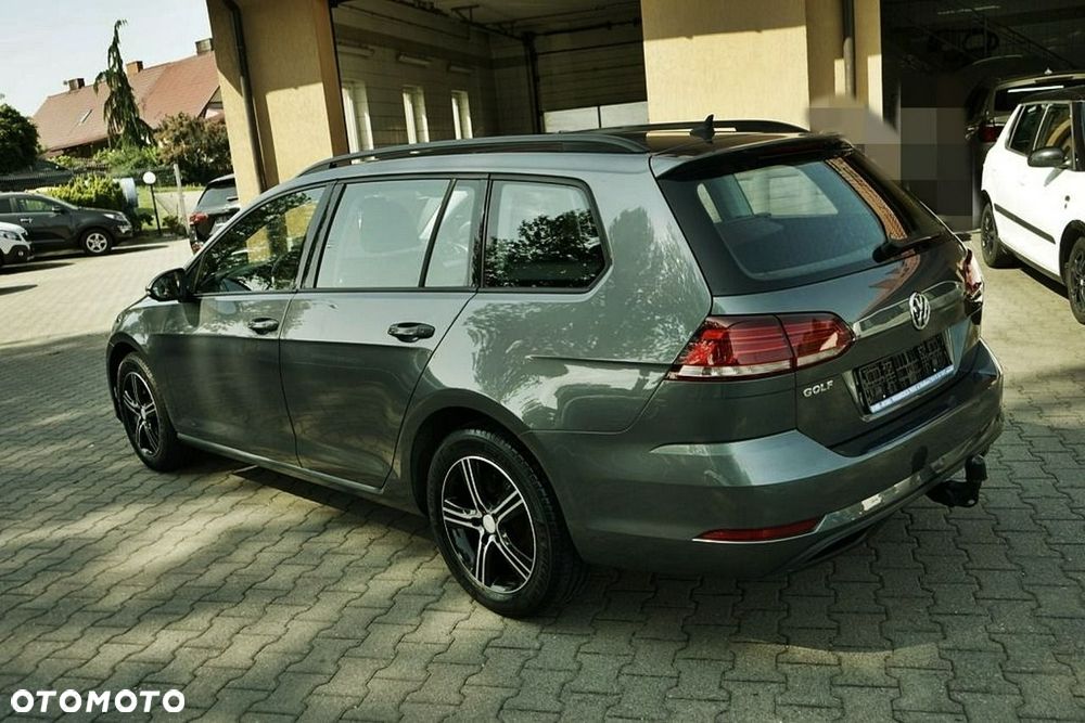Volkswagen Golf - 5