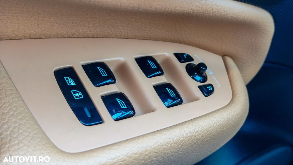 Volvo XC 90 D5 AWD Geartronic Momentum - 5