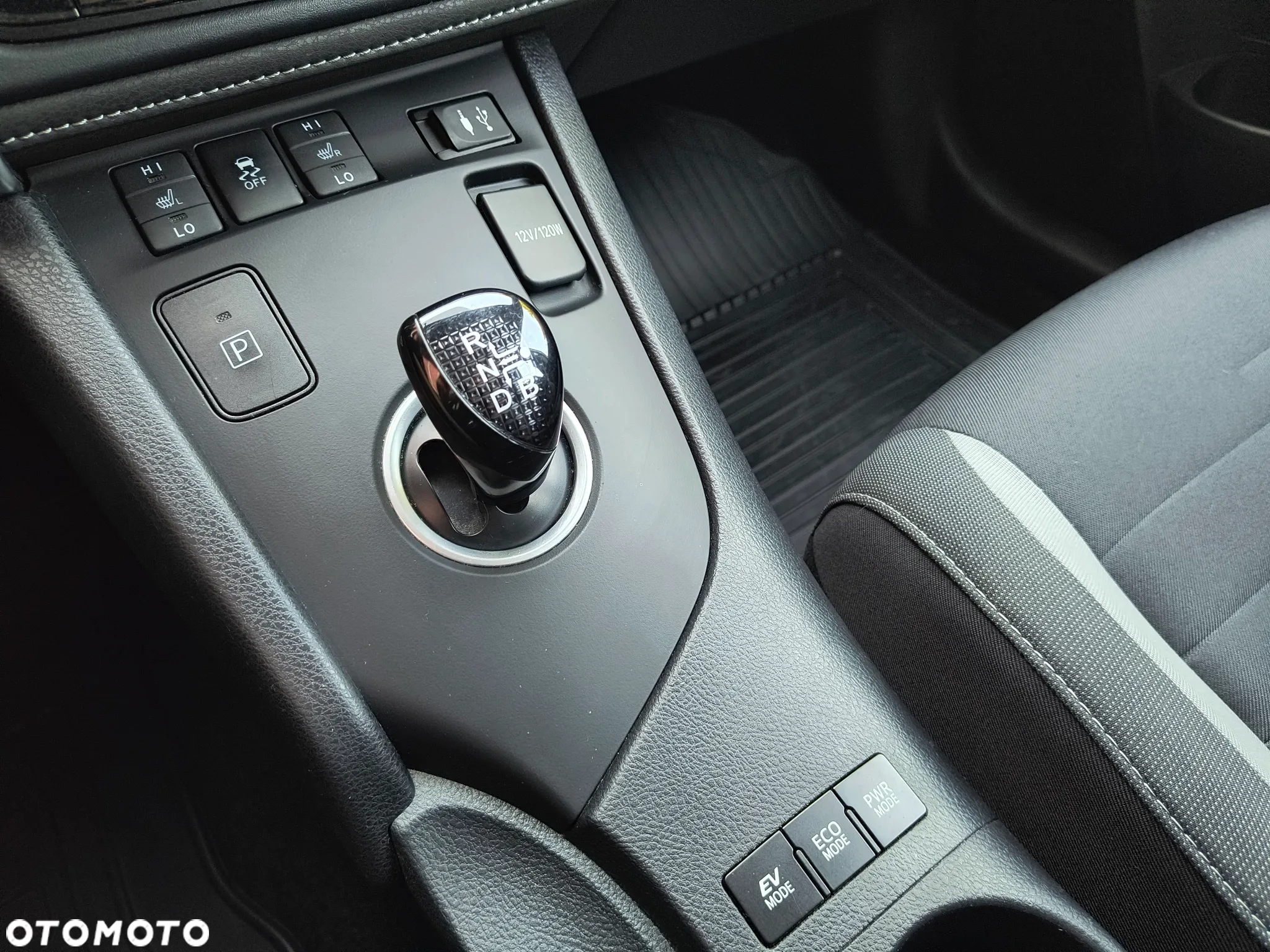Toyota Auris Hybrid 135 Comfort - 12
