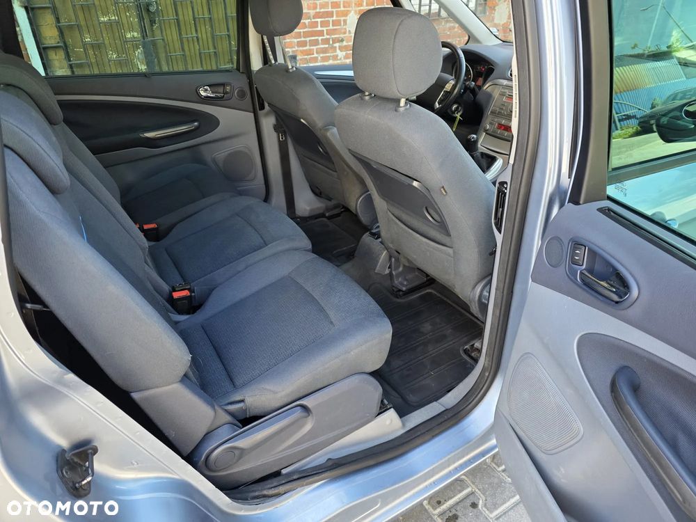Ford Galaxy 2.0 Ambiente - 12