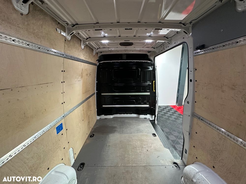 Volkswagen Crafter - 37