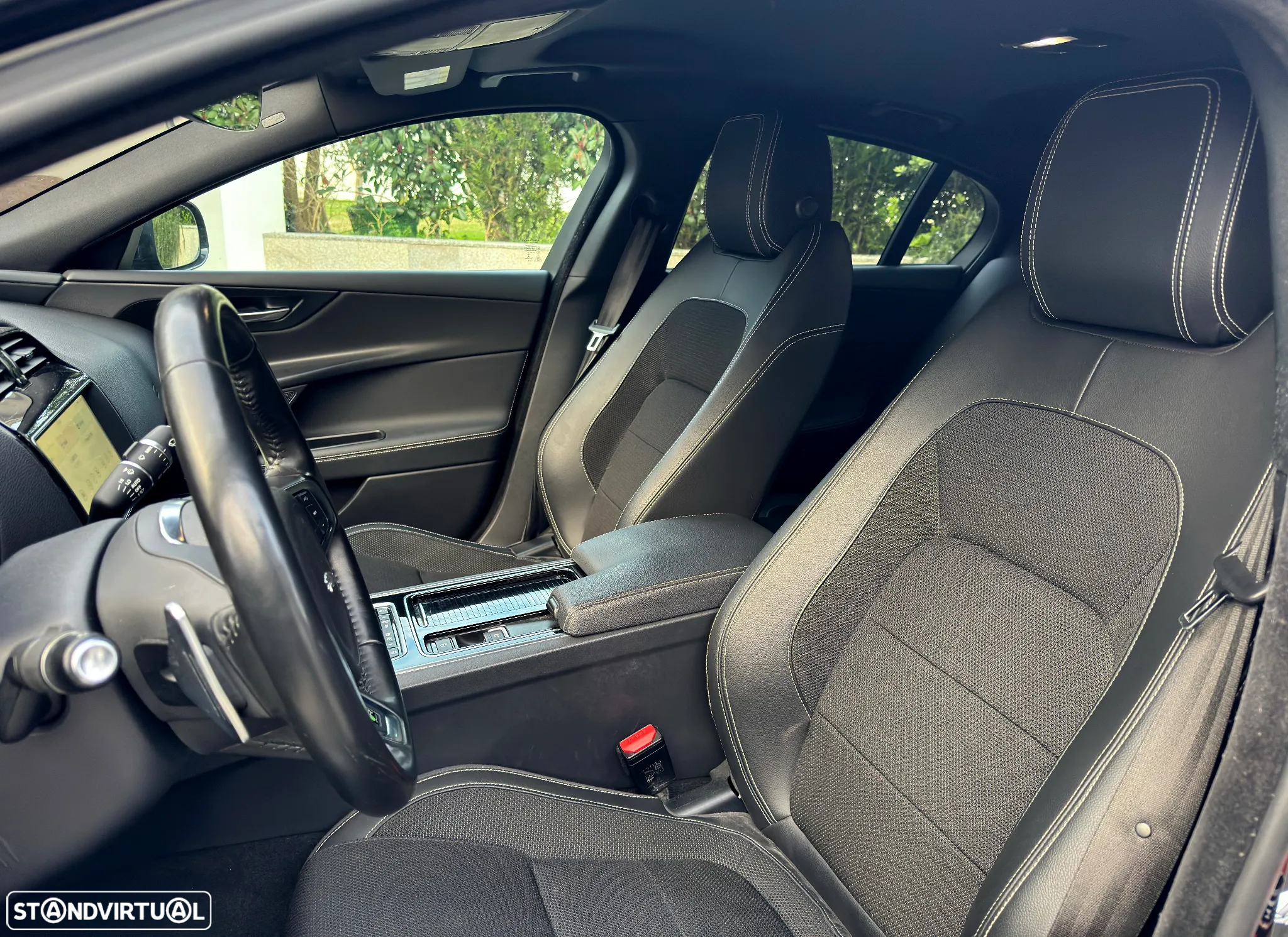 Jaguar XE 20d AWD Aut. R-Sport - 19