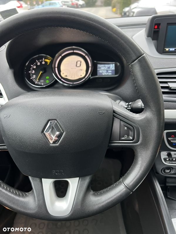 Renault Megane 2.0 16V Privilege CVT - 23