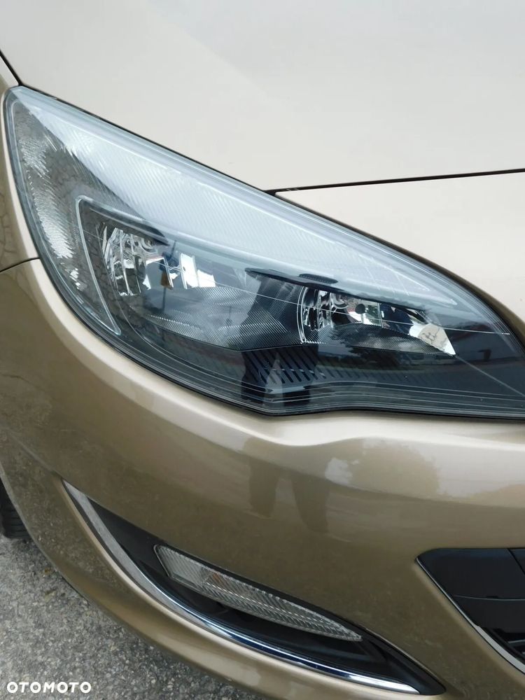 Opel Astra 1.4 Turbo Cosmo - 10