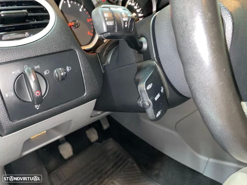 Ford Focus 1.6 TDCi Sport - 11