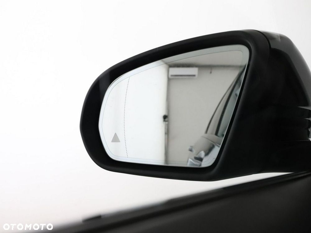 Mercedes-Benz Klasa C 300 4Matic 9G-TRONIC Avantgarde - 39