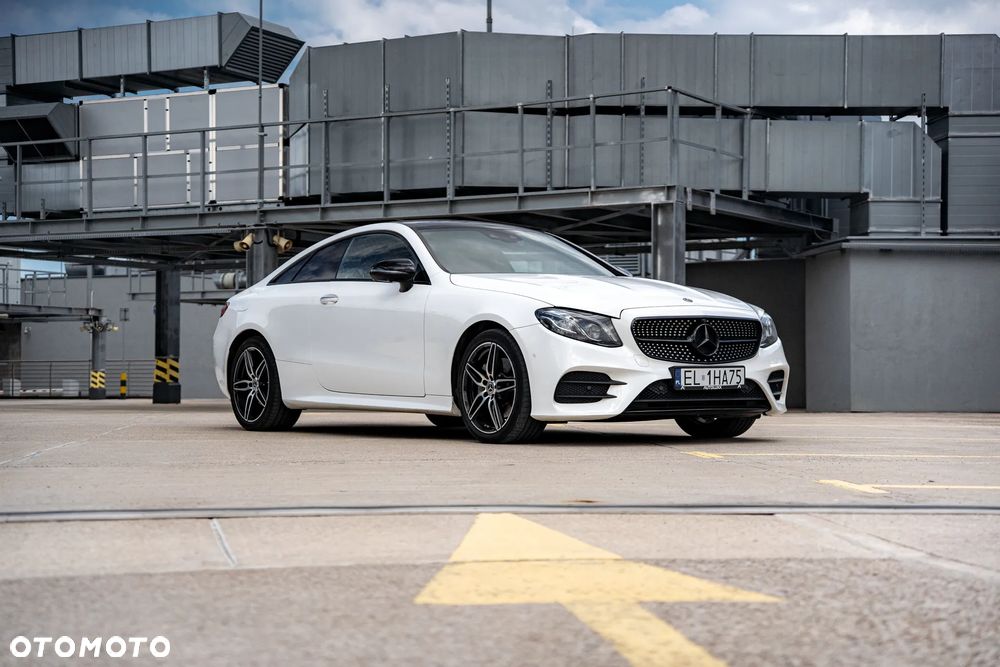 Mercedes-Benz Klasa E 220 d Coupe 4-Matic 9G-TRONIC - 17