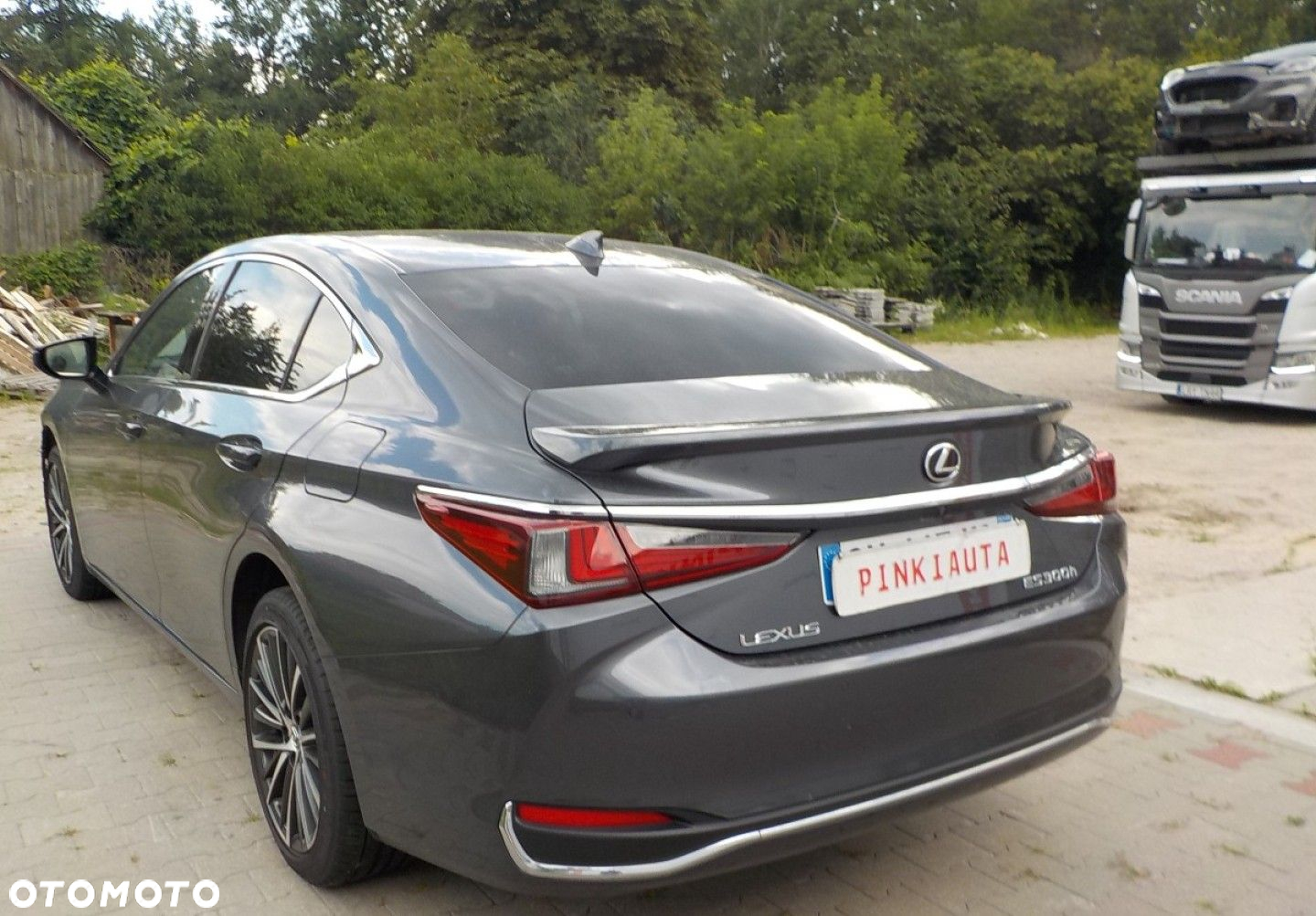 Lexus ES - 12