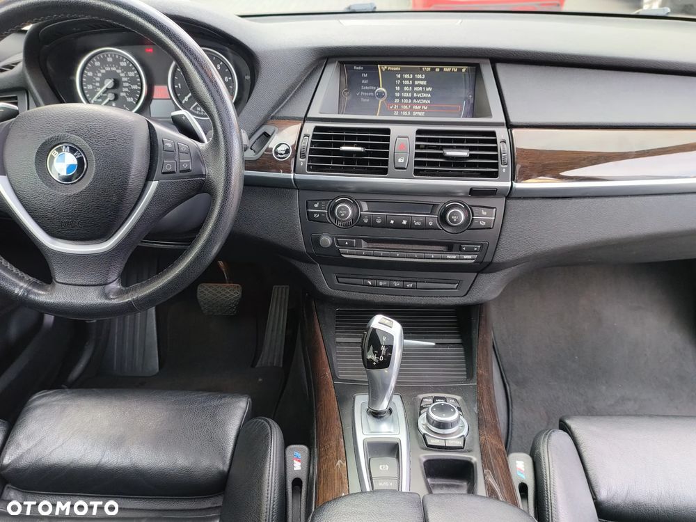 BMW X5 xDrive50i - 10