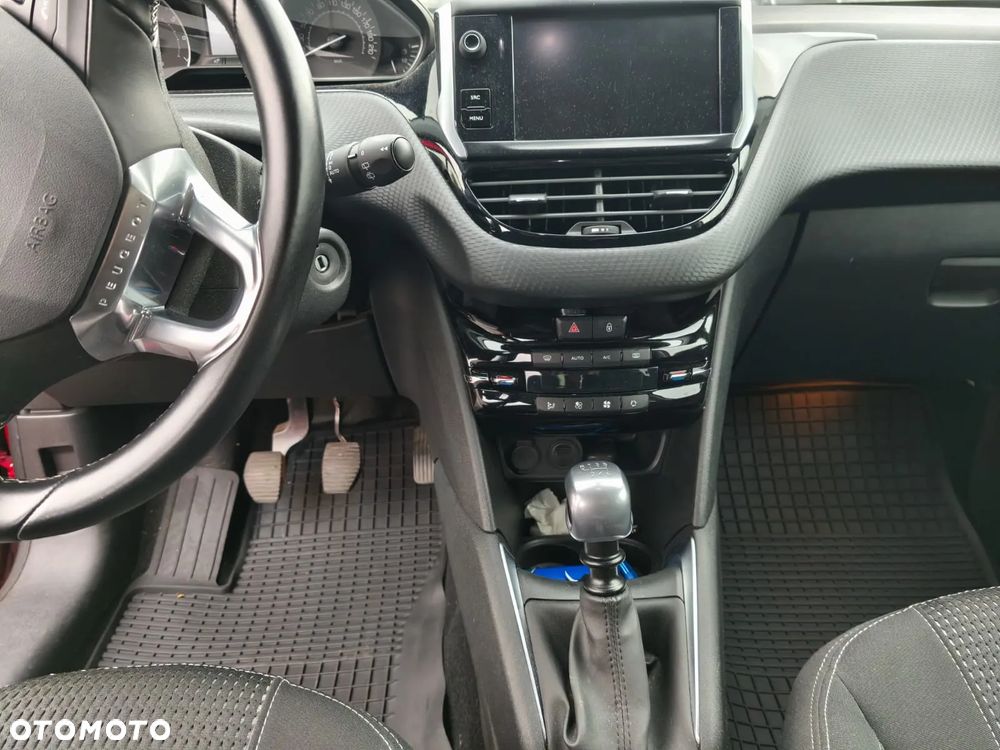 Peugeot 208 1.2 PureTech Allure S&S - 7