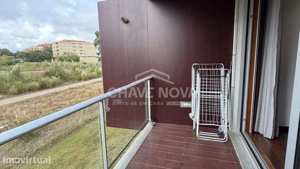 APARTAMENTO T2 | CANIDELO | 103 M² | VARANDA | BOX 23,10 M² | ANO 2024 - Grande imagem: 5/31