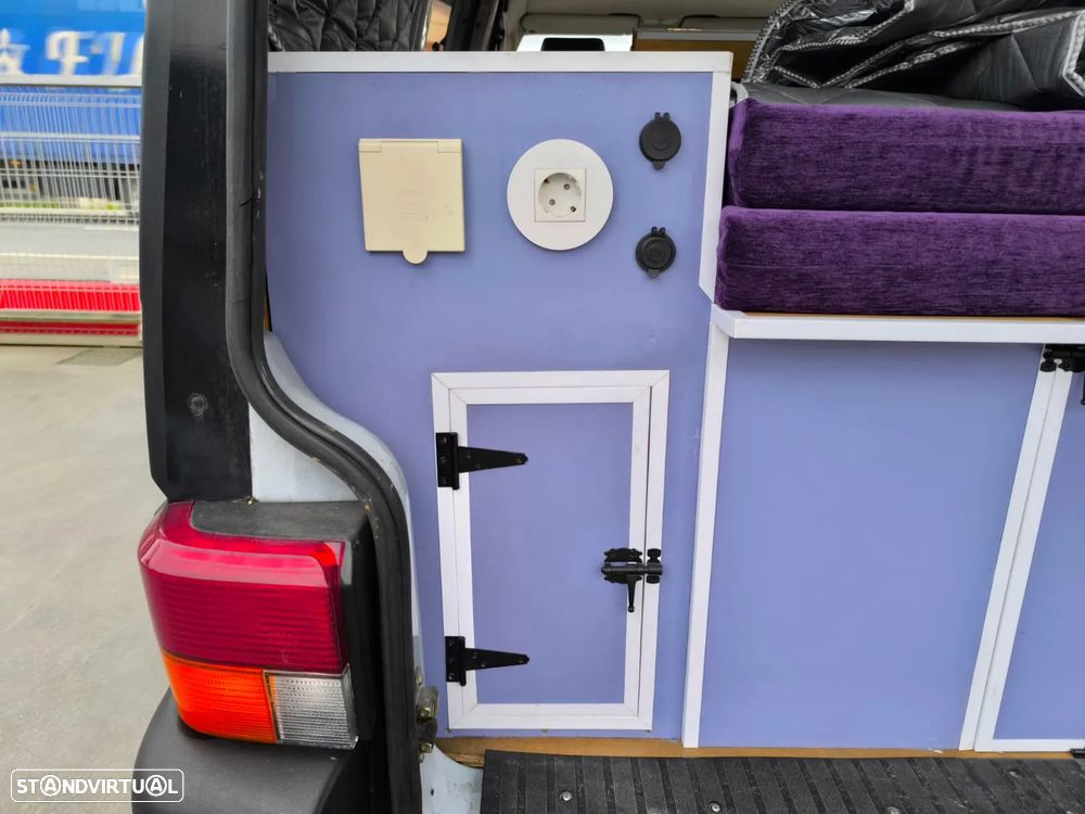 VW Transporter 2.4 D Kombi Sp. - 37