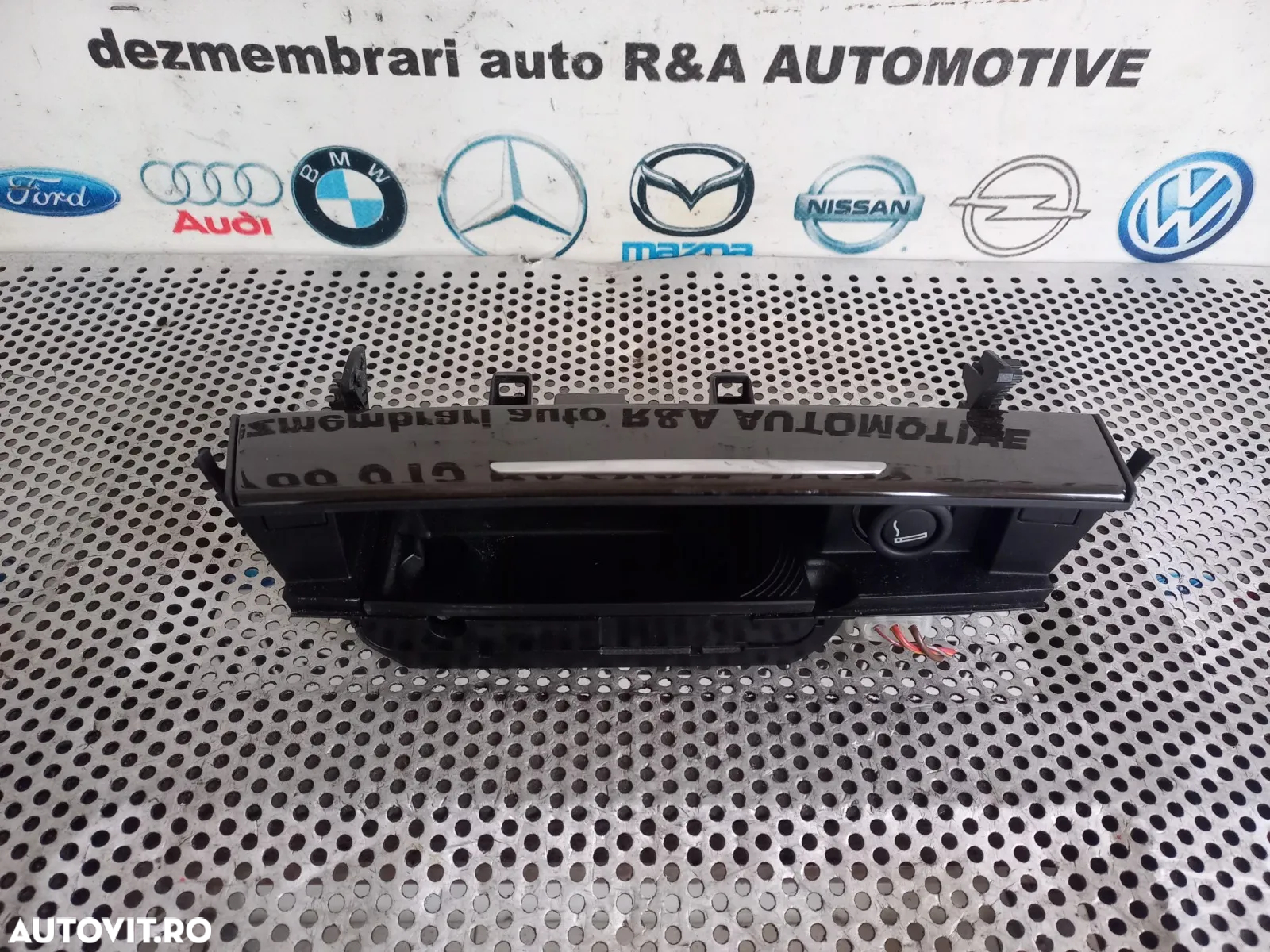 Scrumiera Bmw Seria 7 F01 F02 Scrumiera Lemn Mahon Bmw Seria 7 F01 F02 Volan Stanga Impecabila Dezm - 3