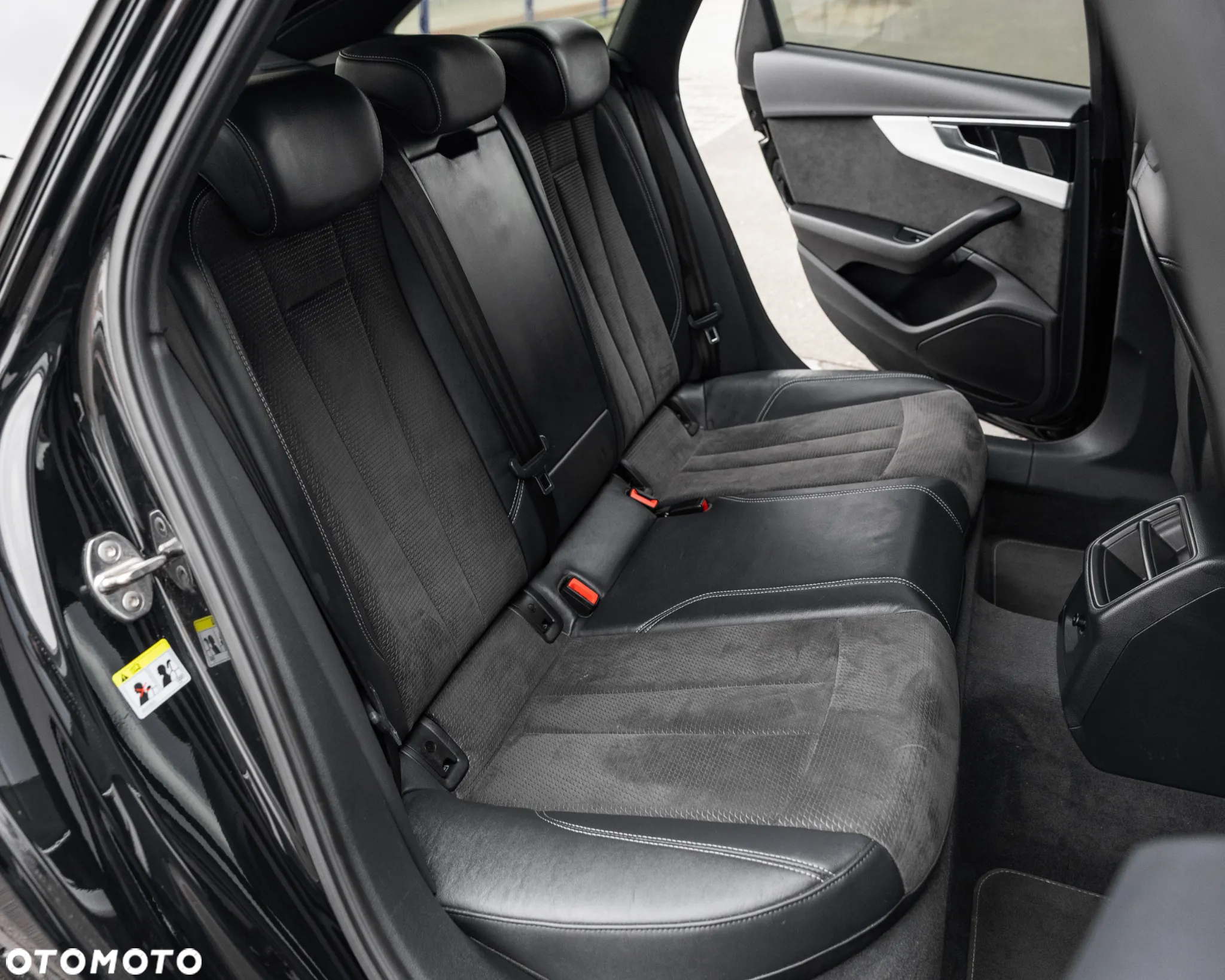 Audi A4 Avant 35 TDI S tronic S line - 40