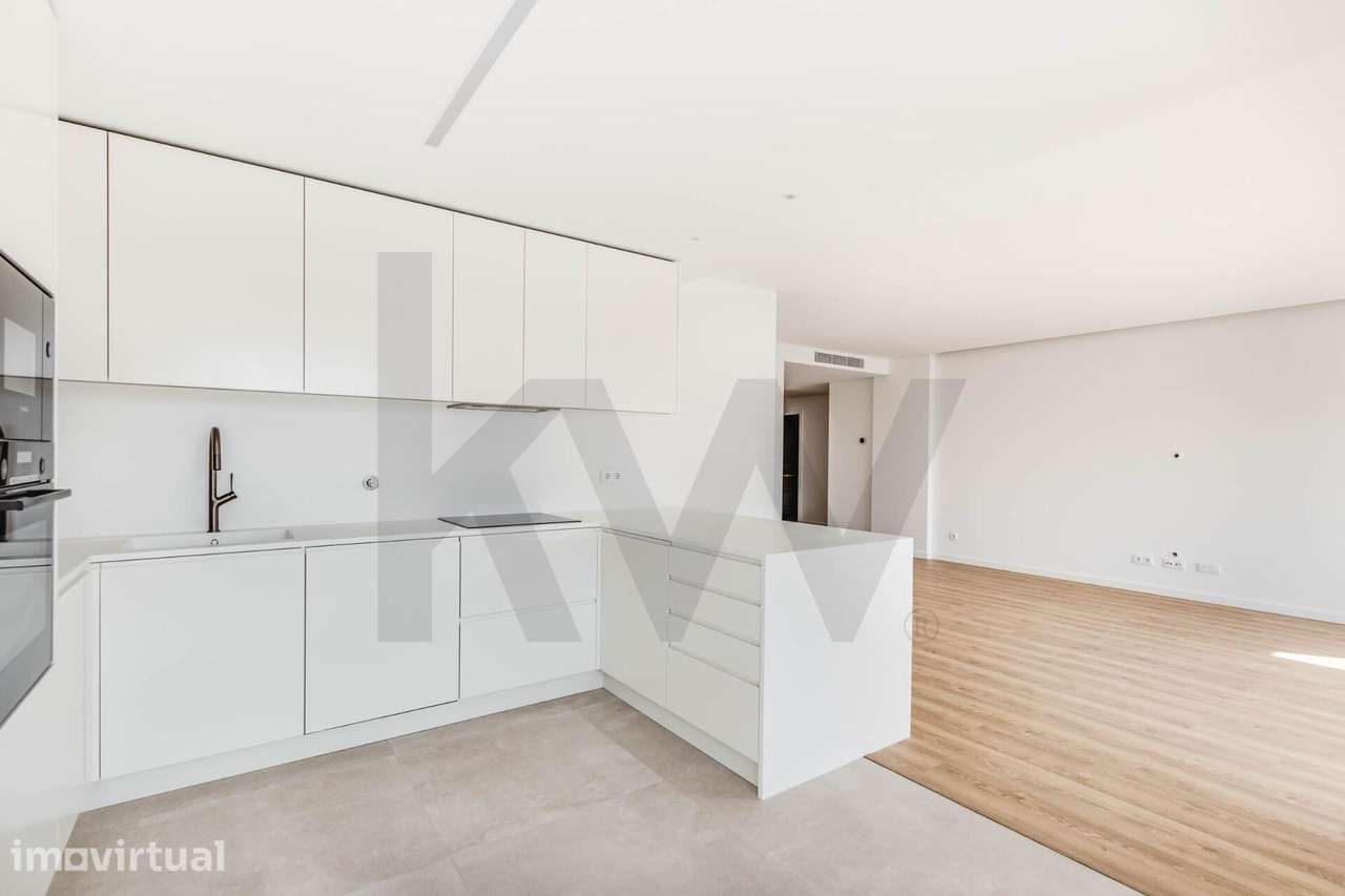 Apartamento T2 NOVO | 136 m2 ABP | VARANDA | 2 PARQUEAMENTOS | ALVALAD - Grande imagem: 5/28