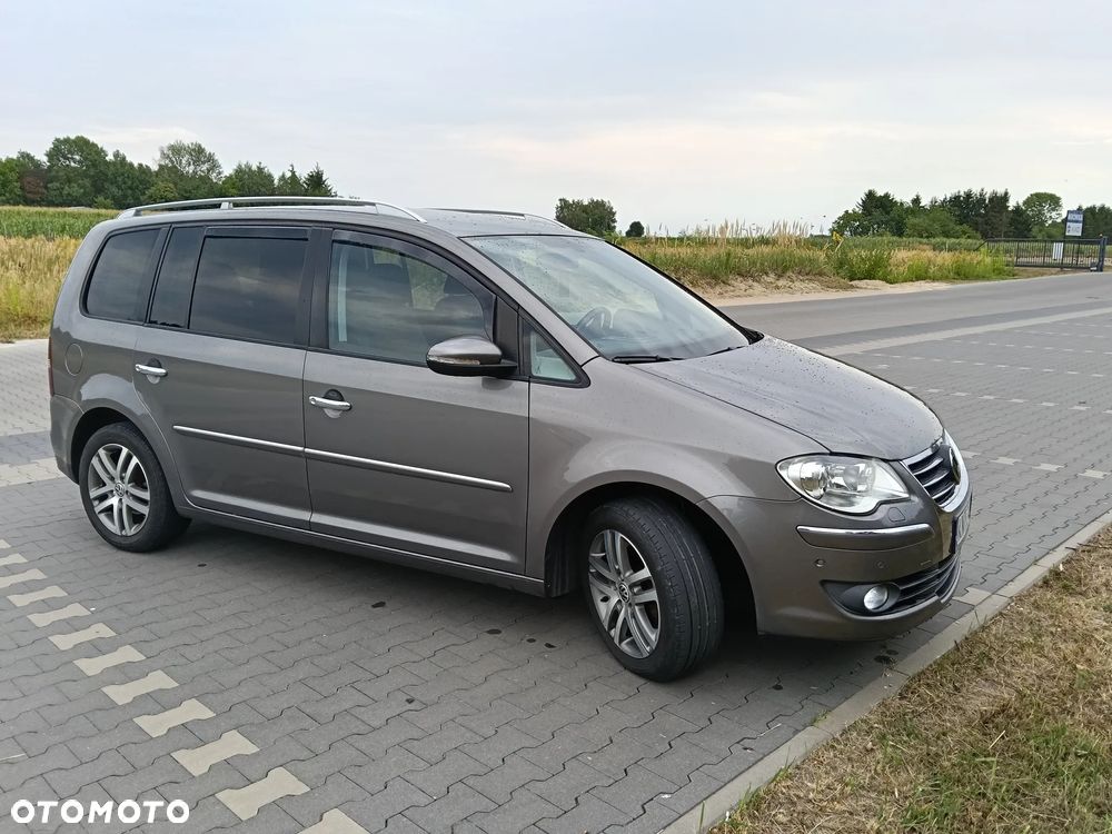 Volkswagen Touran 2.0 TDI Highline - 1