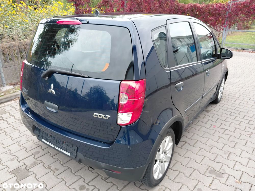 Mitsubishi Colt - 4