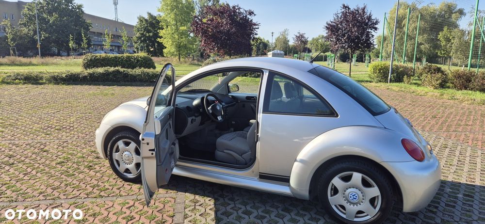Volkswagen New Beetle - 7