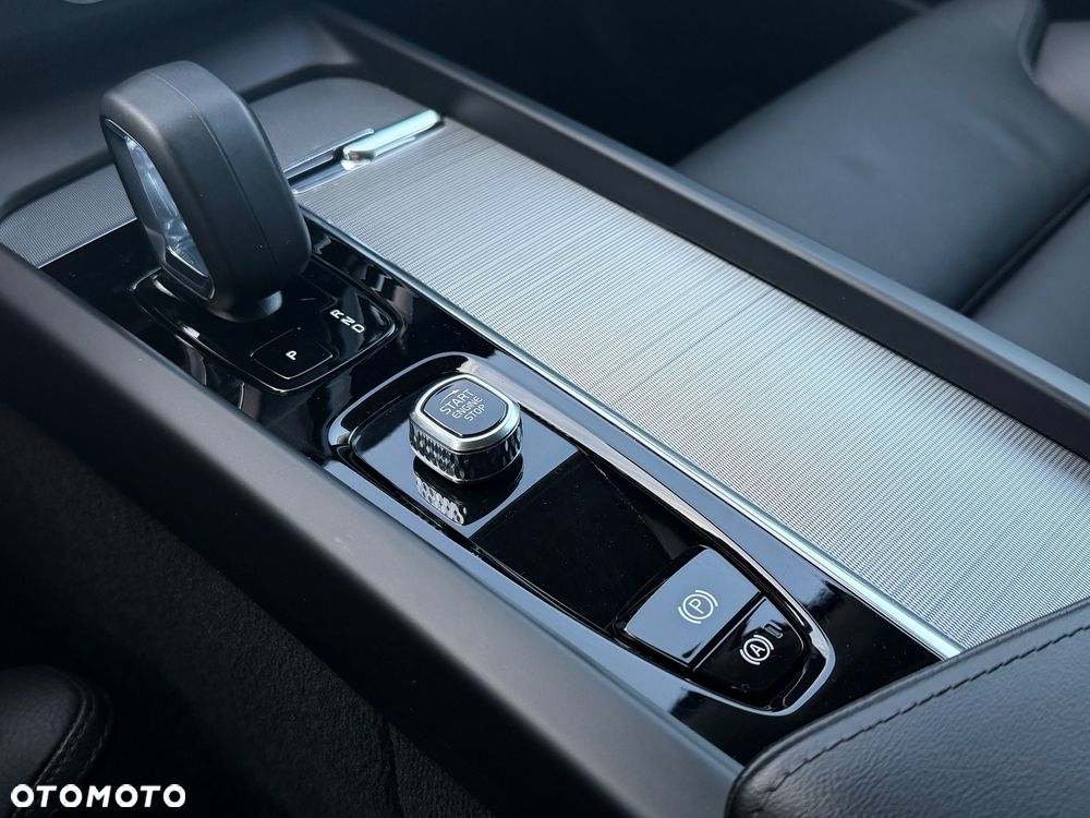 Volvo XC 60 B4 D Geartronic RDesign - 24