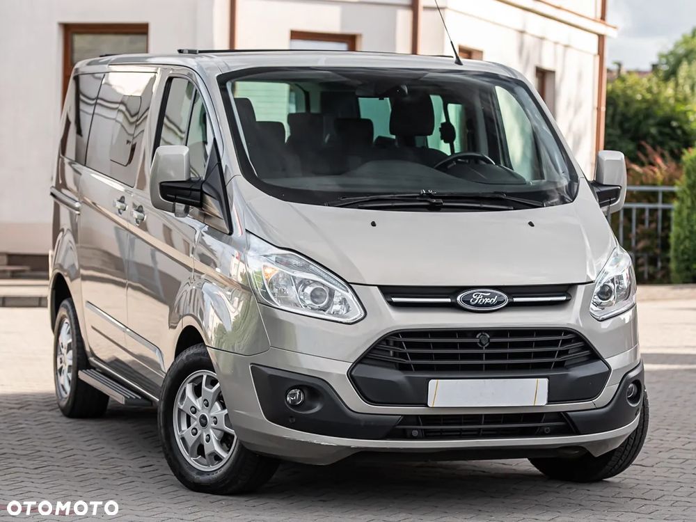 Ford Tourneo Custom - 1