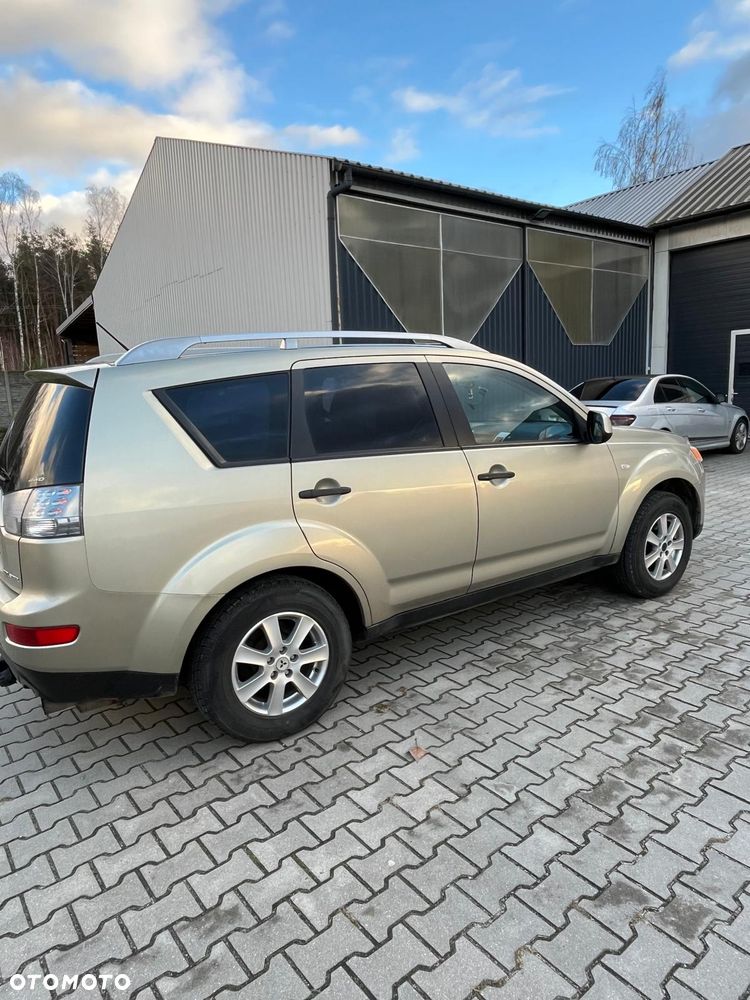 Mitsubishi Outlander 2.0 DID Intense + - 2
