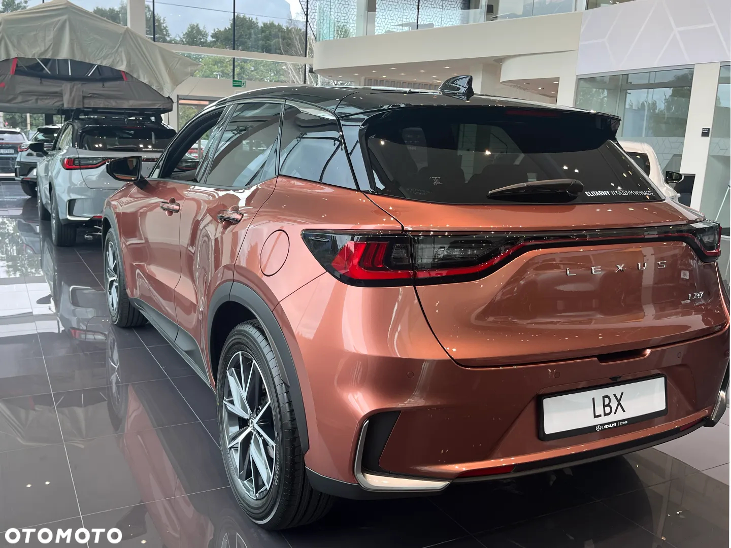 Lexus LBX 1.5 Hybrid Emotion - 2