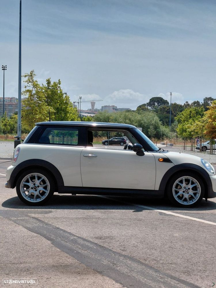 MINI 3 Portas Cooper D - 3