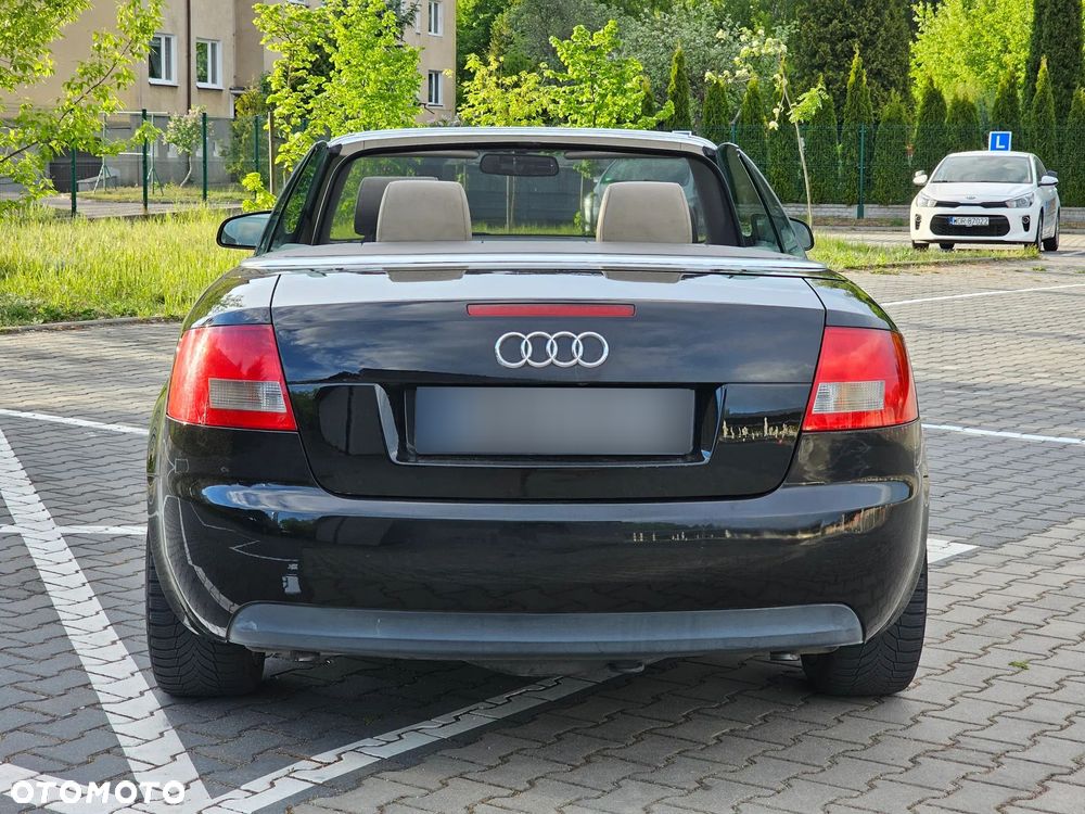 Audi A4 Cabrio 2.5 TDI - 10