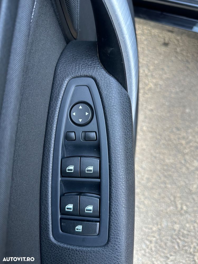 BMW Seria 1 118d Sport Line - 24