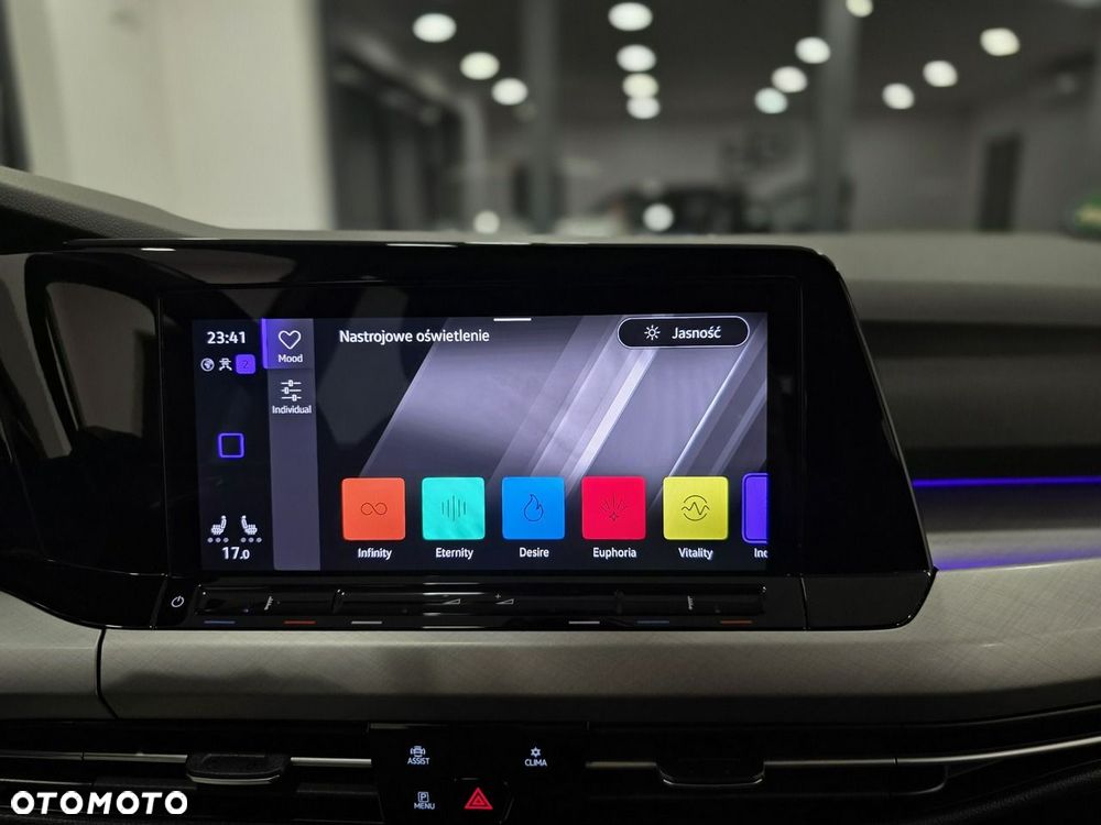 Volkswagen Golf 1.5 TSI Special Edition - 34
