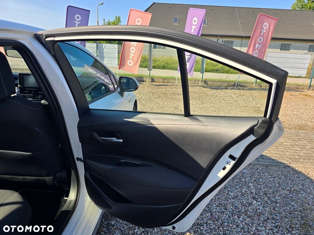 Toyota Corolla 1.8 Hybrid Comfort - 12