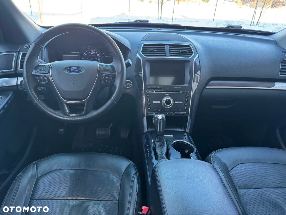 Ford Explorer - 12