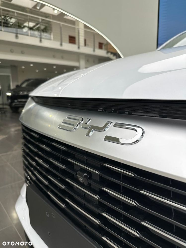BYD Sealion 5 - 9