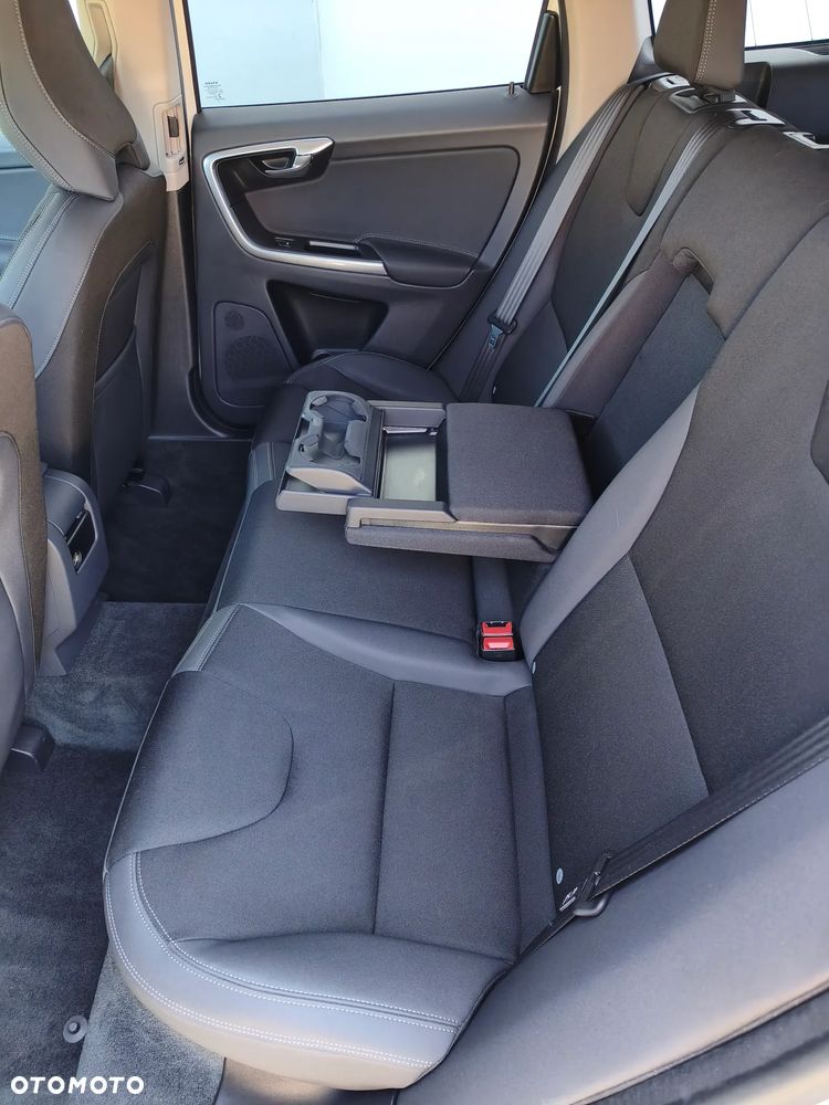 Volvo XC 60 T5 Geartronic Kinetic - 10