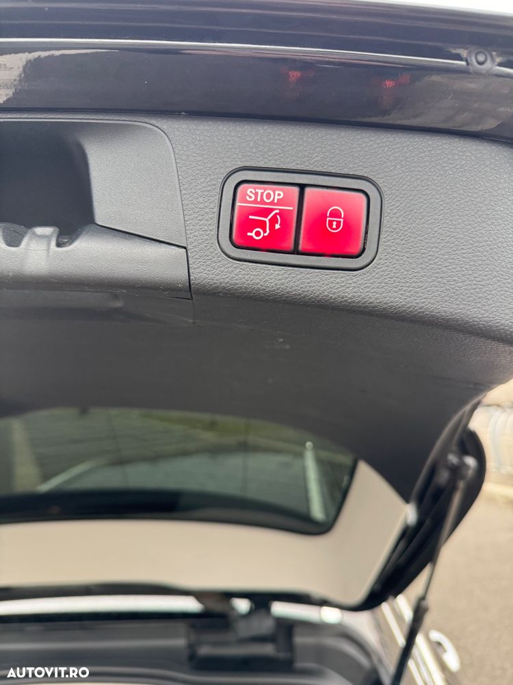 Mercedes-Benz C - 12