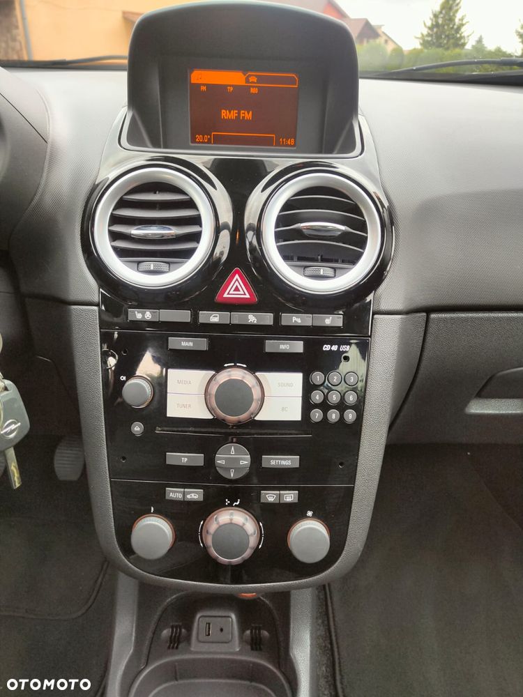Opel Corsa 1.4 16V Energy - 23
