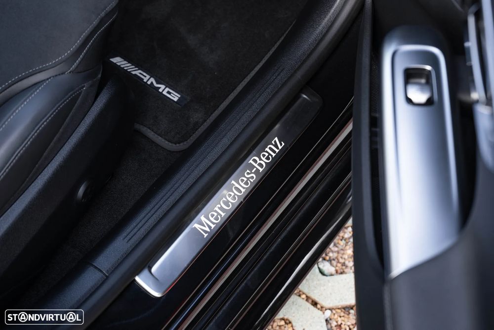 Mercedes-Benz C 300 e AMG Line - 42