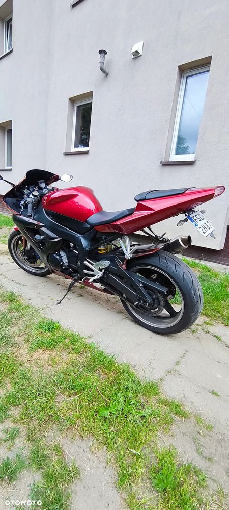 Yamaha R1 - 9
