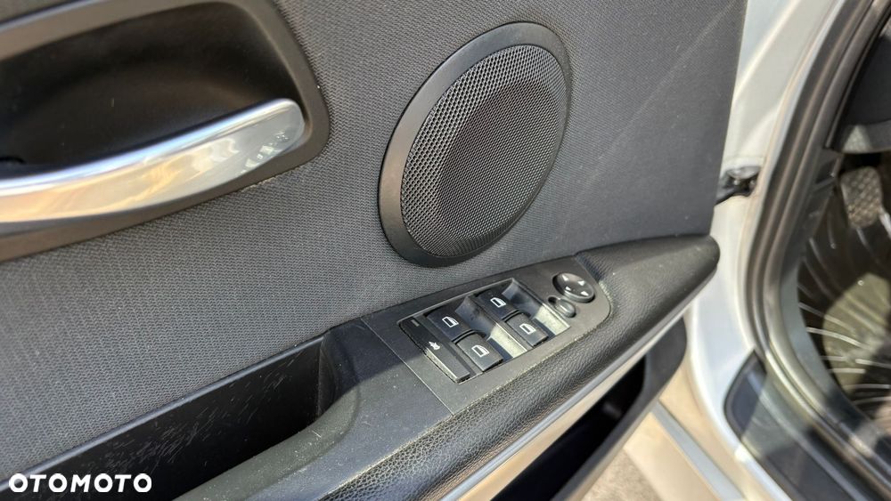 BMW Seria 3 318i - 31