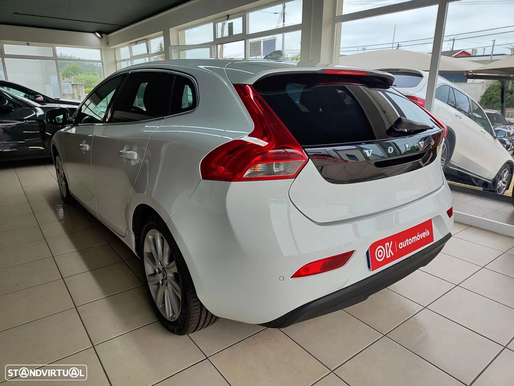 Volvo V40 D2 Momentum - 9