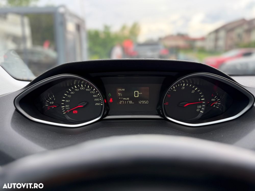 Peugeot 308 1.6HDi Premium - 27