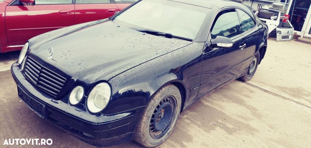 Dezmembrez Mercedes-Benz clk 320 w208 - 2