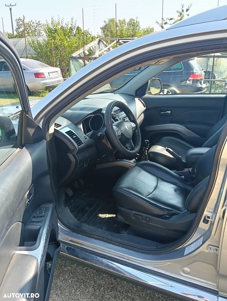 Peugeot 4007 - 7