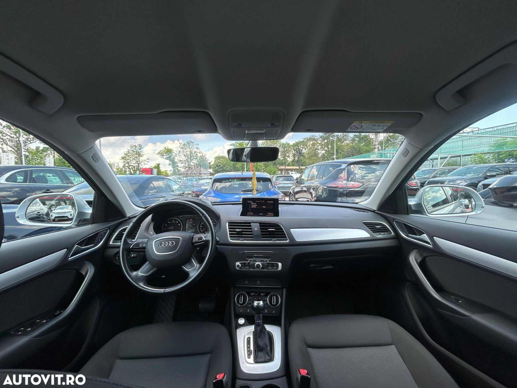 Audi Q3 1.4 TFSI Stronic Design - 13