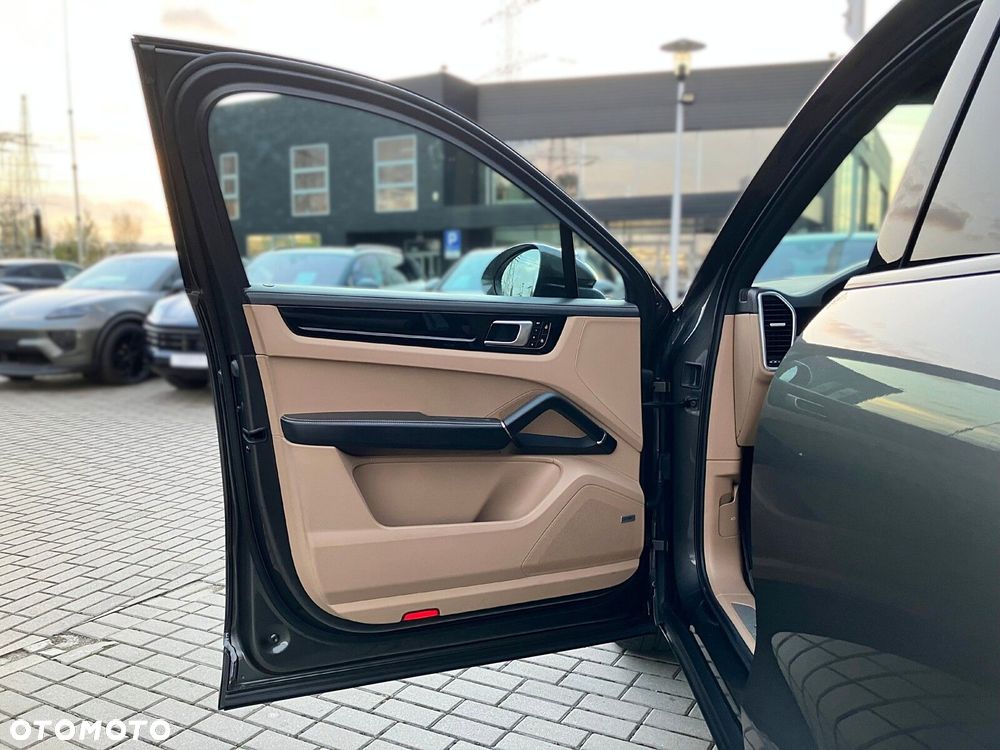Porsche Cayenne - 15