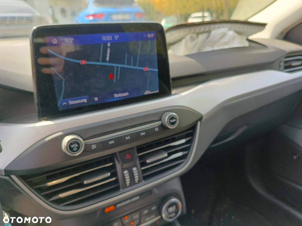 Ford Focus 1.0 EcoBoost Titanium - 24