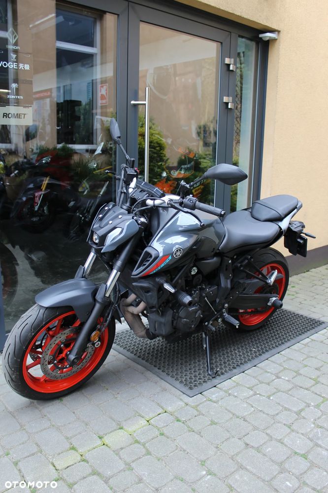 Yamaha MT - 7