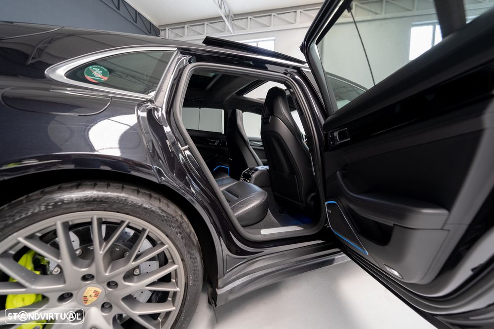 Porsche Panamera Sport Turismo Turbo S E-Hybrid - 30