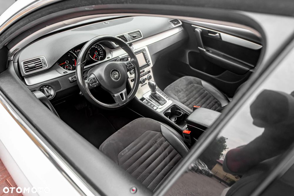 Volkswagen Passat Variant 2.0 TDI DSG BlueMotion Technology Highline - 17